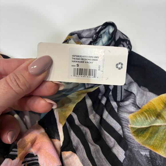 NWT Favorite Daughter Floral Bad Decisions Ruched Midi Dress in Hawaiian Vacay - Picture 4 of 16